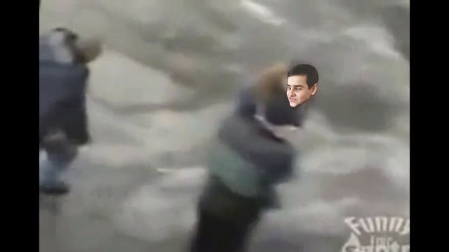 Мощный чих однокурсника. Слабонервным не смотреть. смотреть онлайн