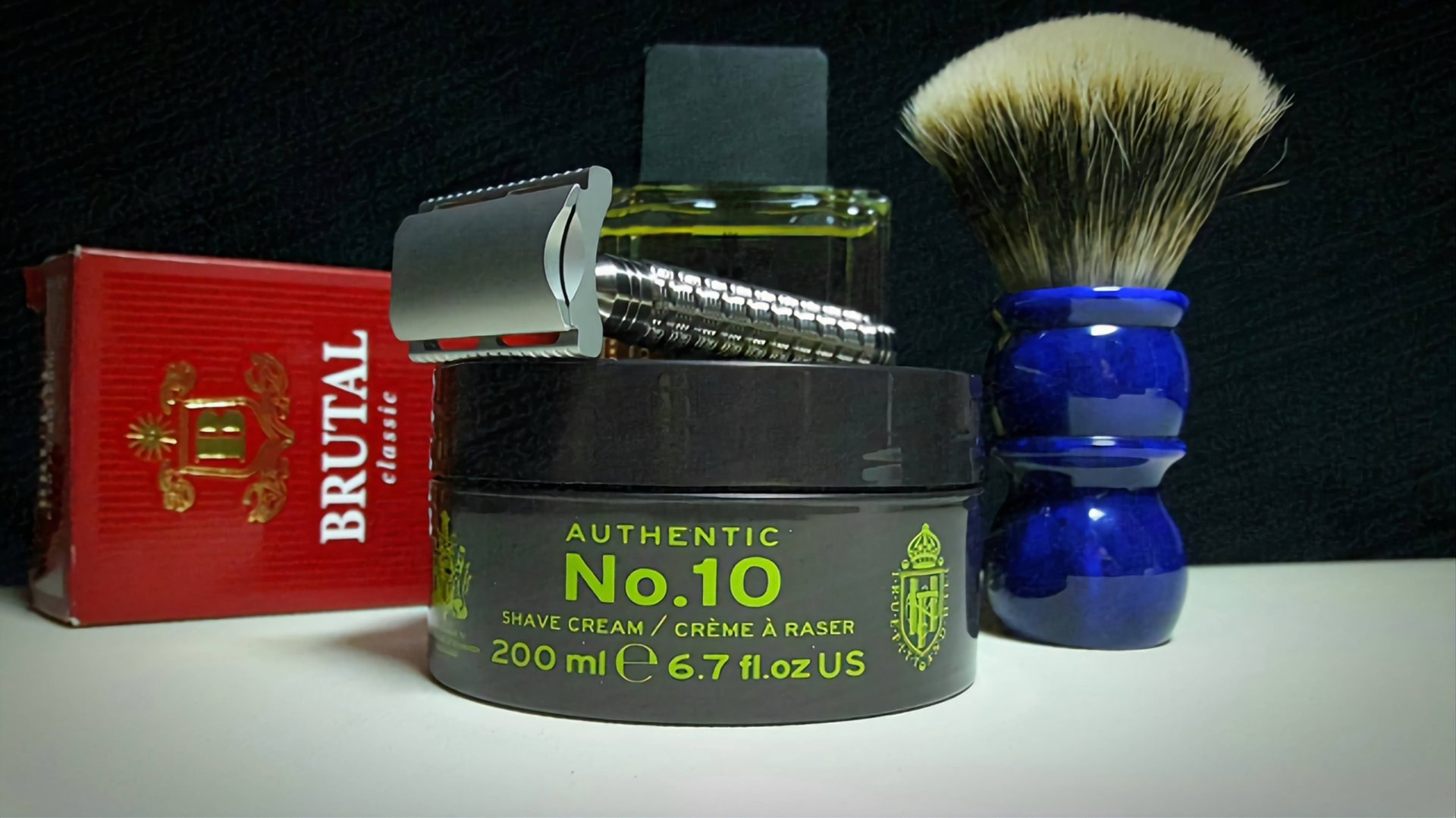 Бритье. Крем Truefitt&Hill, Т станок KARVE (B), Yaqi 24 mm, PolSilver, лосьон Brutal Classic, TiBam смотреть онлайн