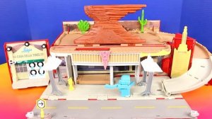 [Disney]Pixar Cars 2 Huge 2 Level Fold Out Radiator Springs Playset Lightning McQueen Luigi Guido#3
