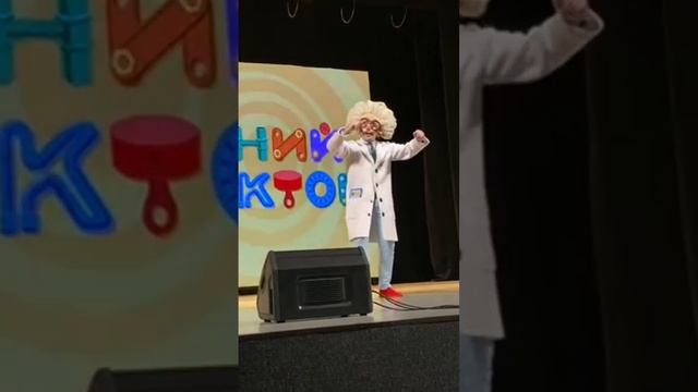 Синий трактор шумит музыкально #shorts