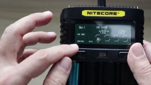 Nitecore UM4 battery charger (Review)