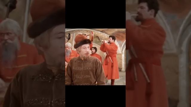 Чем кормим соседских собак #домнаюге #деревня #собака #хвостики #дворняга #деревенскаяжизнь #дача