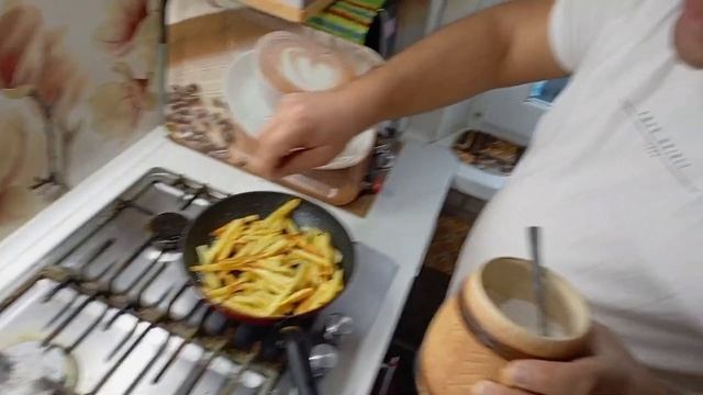 хрустящая картошечка 🥔 фри 🍟 с домашними яйцами 🥚🥚🥚