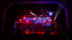 Танцевальный номер с дронами