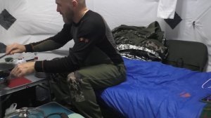 ОНИ ПРИШЛИ ИЗ ЛЕСА И УКРАЛИ ВСЮ РЫБУ! ОДИН НА ЛЬДУ!