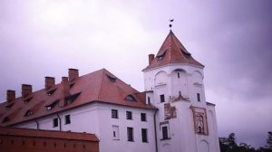 Переходя из замка в замок под звуки клавесина