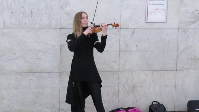 Violin. Performed by a professional. Moscow Metro. Episode 2