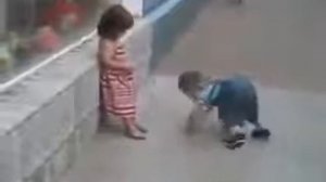 Детский Пикап Мальчик снимает Девочку!
