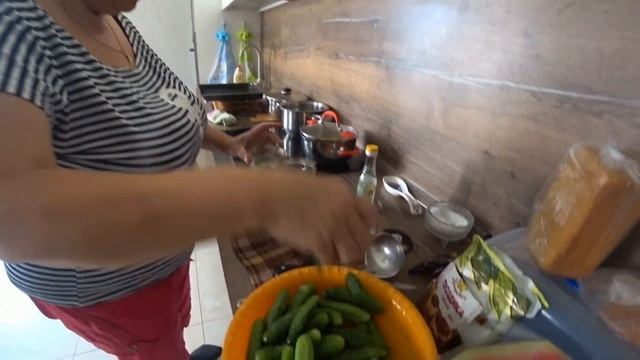 Самые вкусные маринованные огурцы и сладкие помидоры.Рецепт пальчики оближешь.