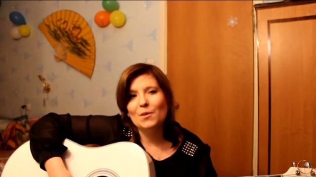 Девушка с белой гитарой "Игривая кошка" (Авторская) смотреть онлайн