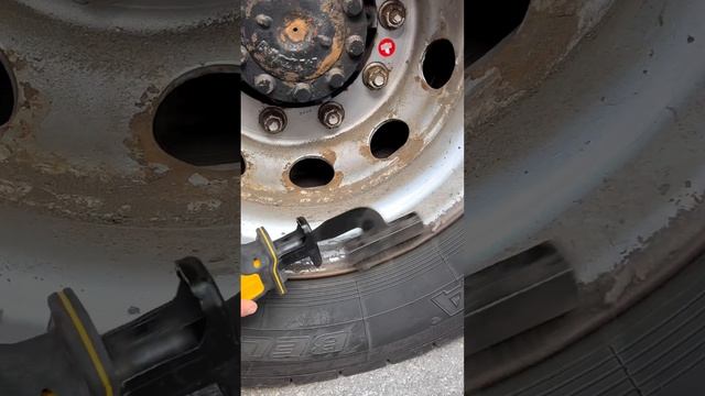 Металлическая щетка с креплением под сабельку😉👍