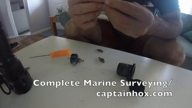 Cleaning Marinco 12VDC quick lock trolling motor plug смотреть онлайн