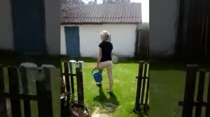 В деревне у бабушки!