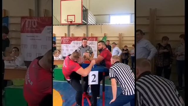 армрестлинг категории 95+ 12 человек занял 4 е место