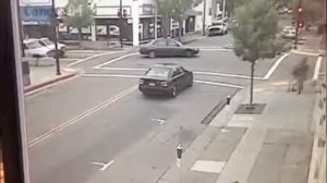 Мужик спас свою девушку и собаку