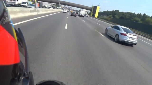 2019 Triumph Street Triple RS  Едем от восьми сэр. Тысяч оборотов сэр.  Мотоциклы для взрослых.