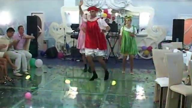 Ведущая Елена Валий
