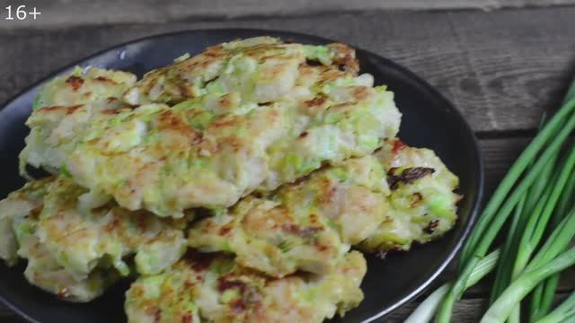 Куриные котлеты, рубленые вручную, с кабачком.