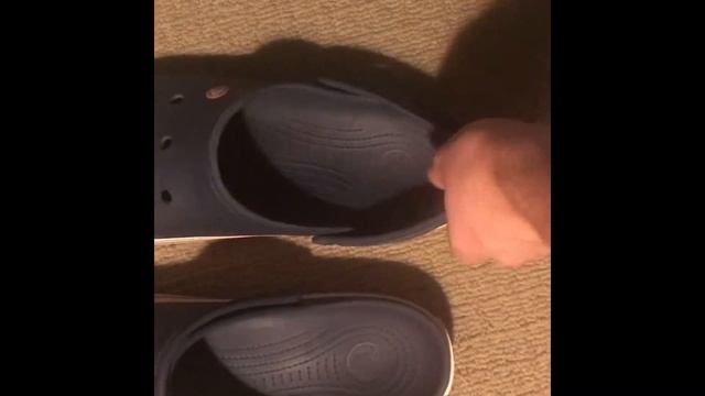 HOW TO PROPERLY PUT ON CROCS!