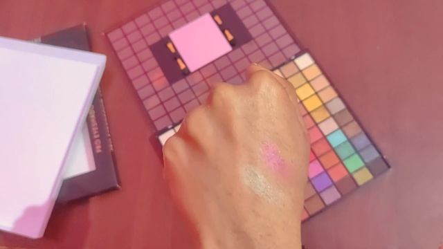 Swiss Beauty Makeup Eyeshadow Palette REVIEW |100 Colour Pro Eyeshadow Palette смотреть онлайн