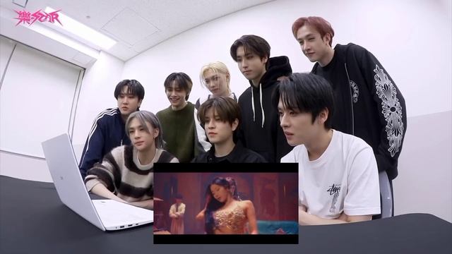 Stray Kids Reaction To LE SSERAFIM - 'Smart' MV [STRAY KIDS] смотреть онлайн