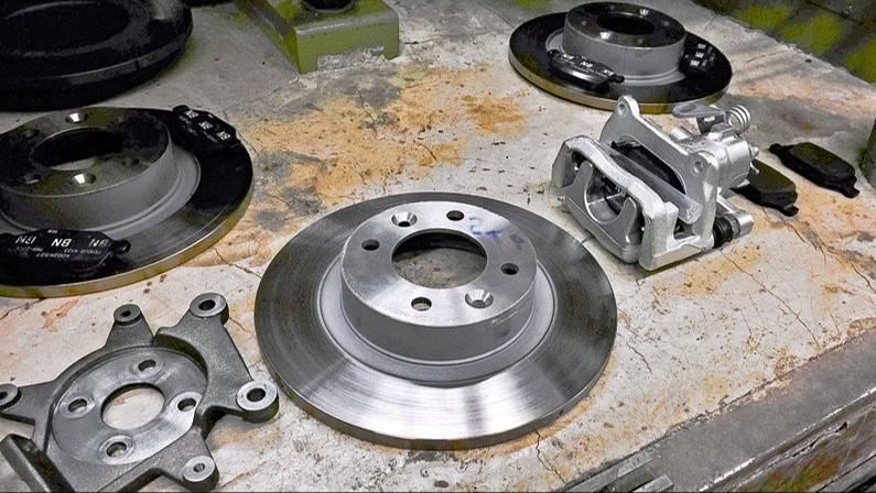 Не свистят, не скрипят, не бьют. Чёткие тормозные диски. Лада Веста смотреть онлайн