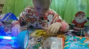 Открываю здоровенный "Лизунец макси неон для мальчиков"