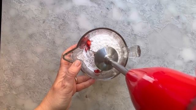 Biscotti, panna, yogurt e fragole 🍓  Pochi ingredienti per una TORTA FACILE e VELOCE