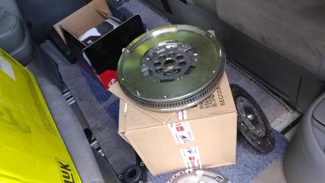 VW Т5 MULTIVAN 2.5TDI Комплект сцепления с маховиком. смотреть онлайн