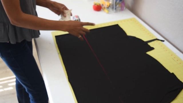 How to get sewing fabric straight on the grainline - Laser Level for straight grainlines - Tutorial