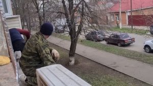 ЕйскРемонт у Тани, в квартире 70х. Монтаж балконных ограждений.