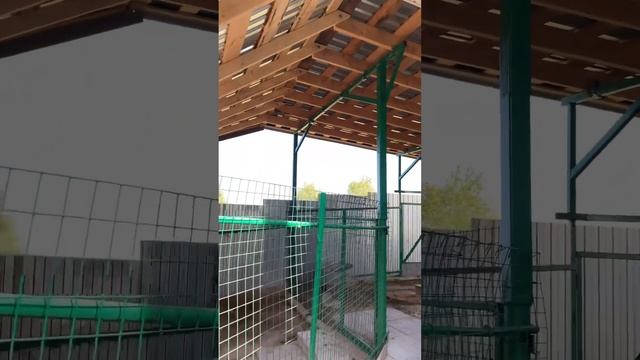 Навес готов. Новоселью быть? #курятник #навес #курятниксвоимируками #деревня #жизньвдеревне