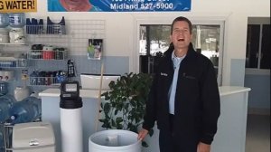 Как удалить слежавшуюся соль из солевого бака умягчителя воды