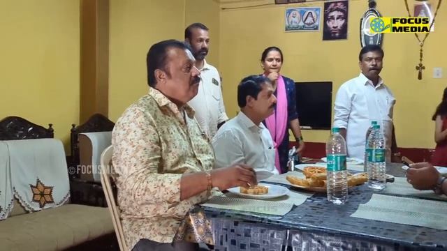 സുരേഷ് ഗോപി ചായകുടിക്കാൻ ഒരു വീട്ടിൽ കയറിയപ്പോൾ!😍👌 Suresh Gopi Surprise Coffee from home смотреть онлайн