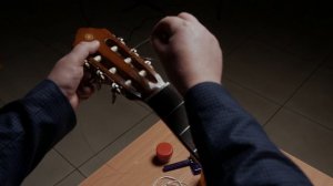 Замена струн на классической гитаре