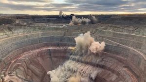 Карьер, взрыв.mp4