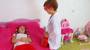 Доминика и Весёлая История про Занозу в Пальце