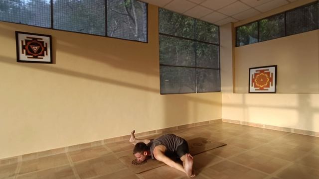 Хатха йога - 03 смотреть онлайн