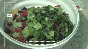 Греческий салат с фетой и маслинами