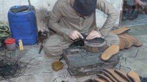 Как изготавливается Peshawari Chappal