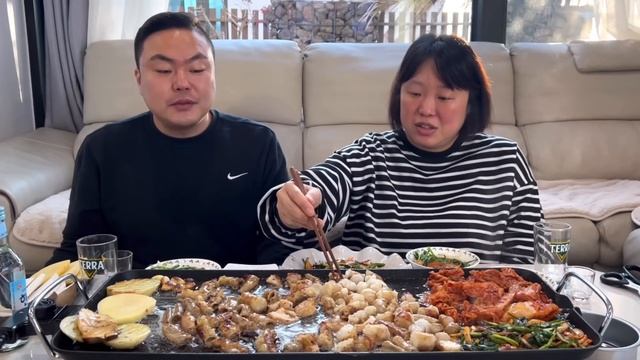 SUB) 한우 소곱창, 대창에 소맥~! 술이 술술~(ft.볶음밥) | Home meal (Gopchang, Daechang, Somaek) Mukbang
