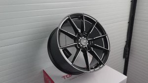Topwheels GT02 18 8.5J +42 5X112 66.6 вес 8,4kg Black Mirror