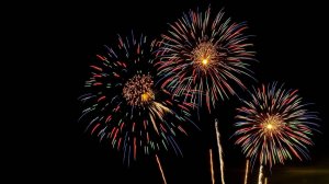 В Сургуте в новогоднюю ночь разрешили запускать фейерверки