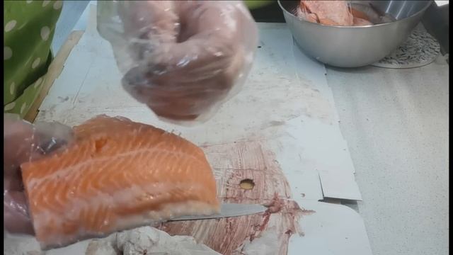 Научу чистить рыбу  за 5 минут, а засолить  по-карельски за одну минуту