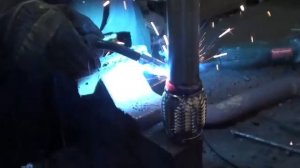 Замена фланцевого соединения между катализатором и средней частью на автомобиле Peugeot 308