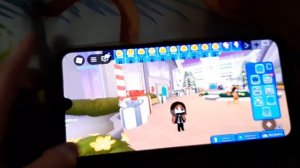 играю в роблокс