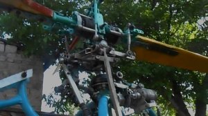(А) Самодельный вертолёт /  Homemade Helicopter