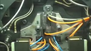 Многокаскадная литьевая машина с горячей камерой прессования