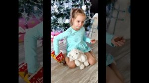 Распаковка сладкого новогоднего подарка ЛЕВУШКА