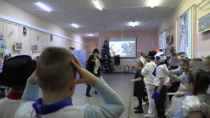 Новогодний праздник для начальной школы "Путешествие по сказкам"